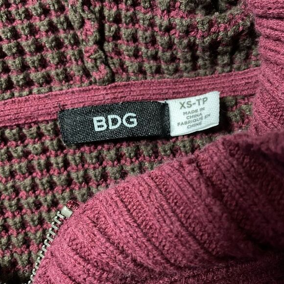 BDG Women's Burgundy and Green Waffle Pattern Zip Cardigan Sweater Size XS - Picture 4 of 5